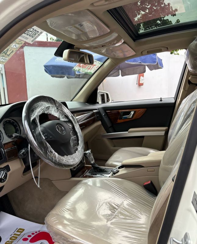 Thumbnail 3 of 2010 Mercedes-Benz GLK-Class